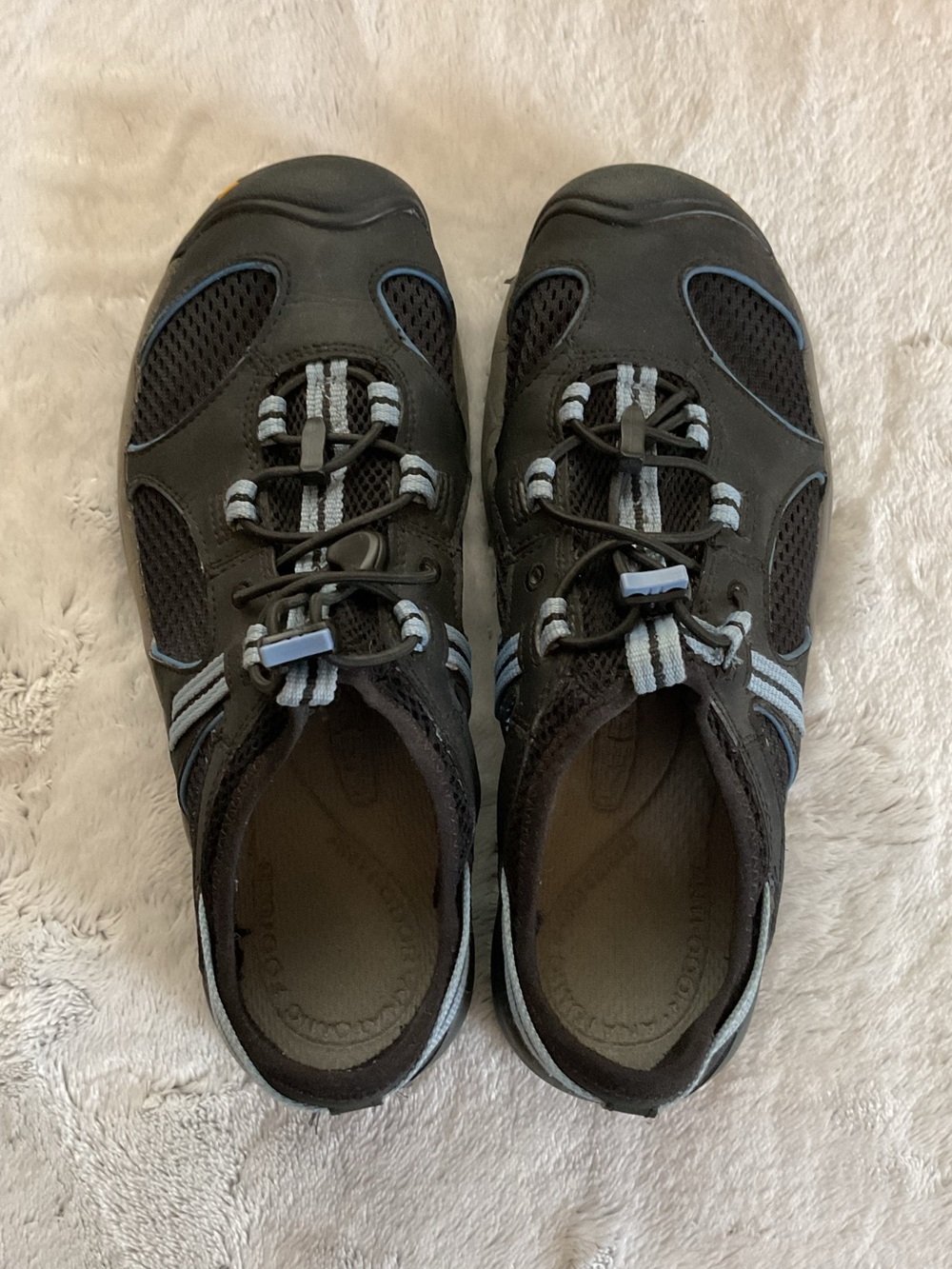 KEEN Women’s Turia Shoe/Sandal Size 9 Black with Box